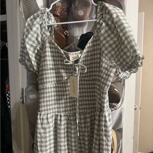 Universal Thread Sage Green Gingham Puff-Sleeve Dress